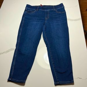 SPANX pull on waistband Petite ankle length jeans.